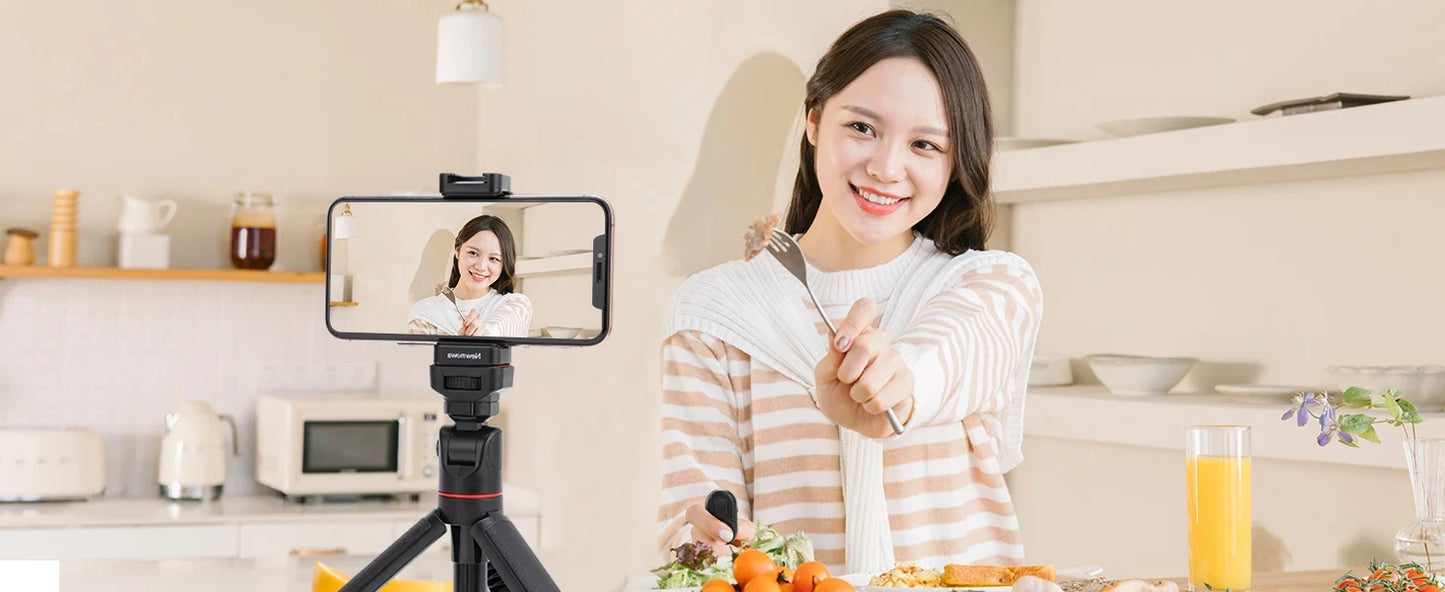 AHXJKA Wireless magnetic Vlog Iphone Selfie Monitor Screen Support Using Rear Camera for iPhone Selfie Vlog Live Stream TikTok
